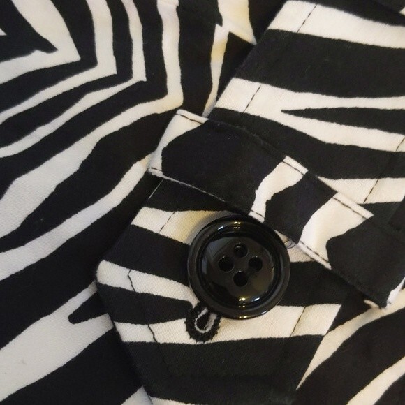 Lane Bryant zebra print trench coat jacket - double breasted button up - 20 - Picture 5 of 7